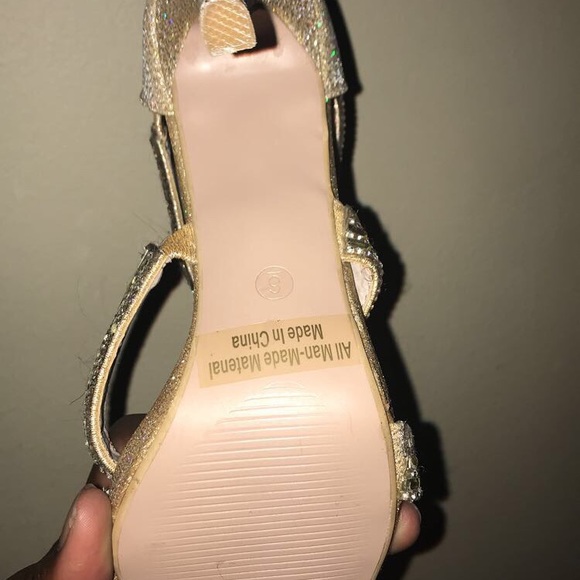 Heels - Picture 3 of 3